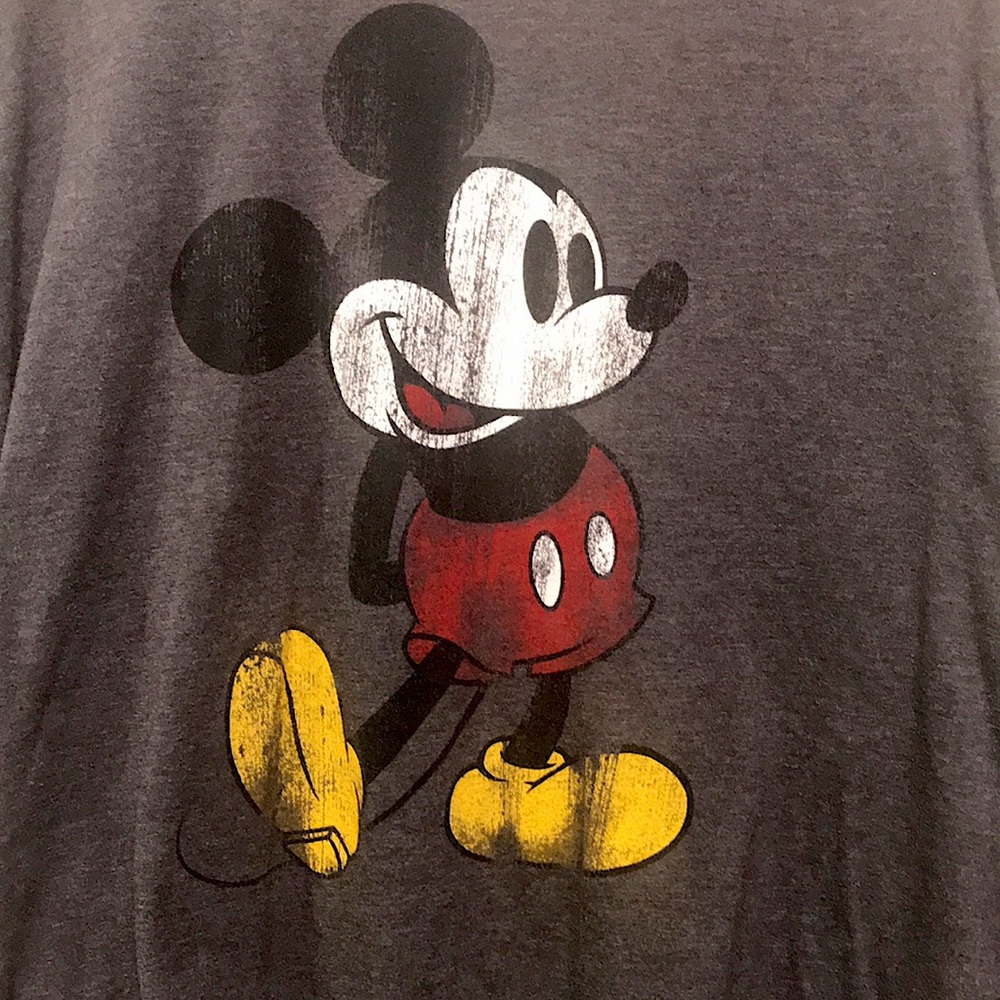Disney Parks Mickey Mouse T-shirt. SiZE: xxl/ 2 XL